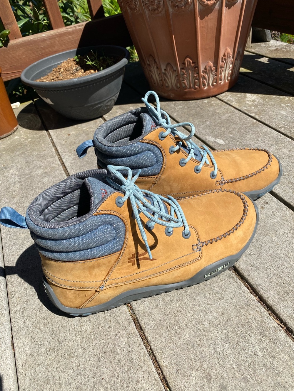 KURU Tan Leather Hiking Boots with Blue Accents Women’s 11
